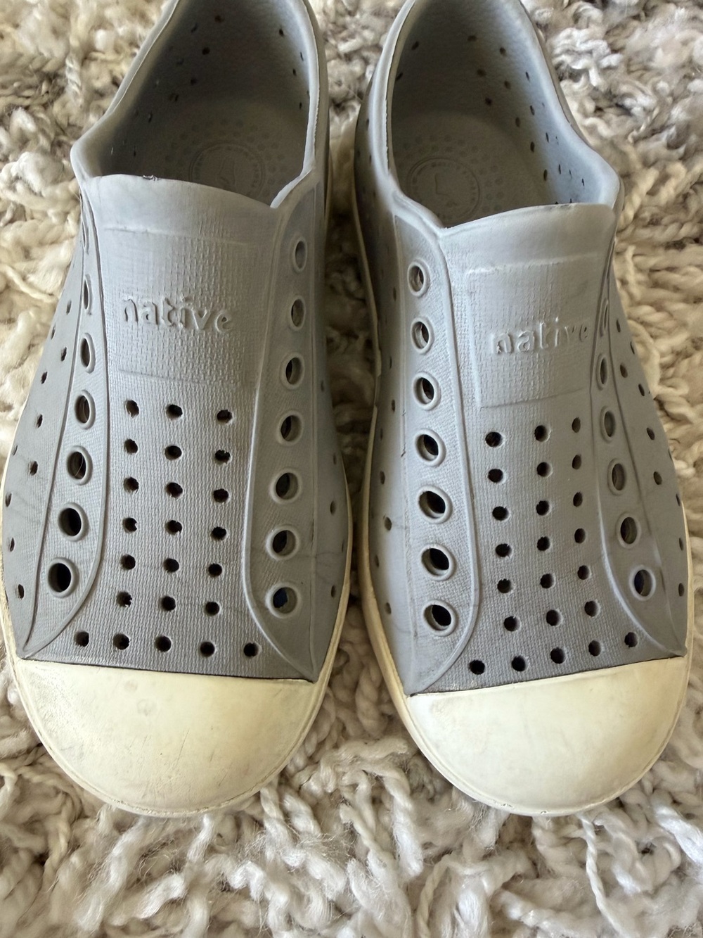Native Jefferson Slip-On Kids Shoes in Light Gray